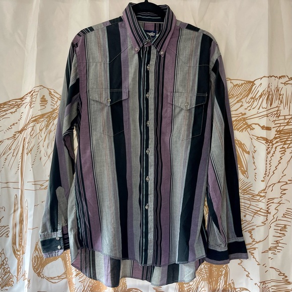 Wrangler Other - ❤️‍🔥SOLD❤️‍🔥Large Wrangler Button Down